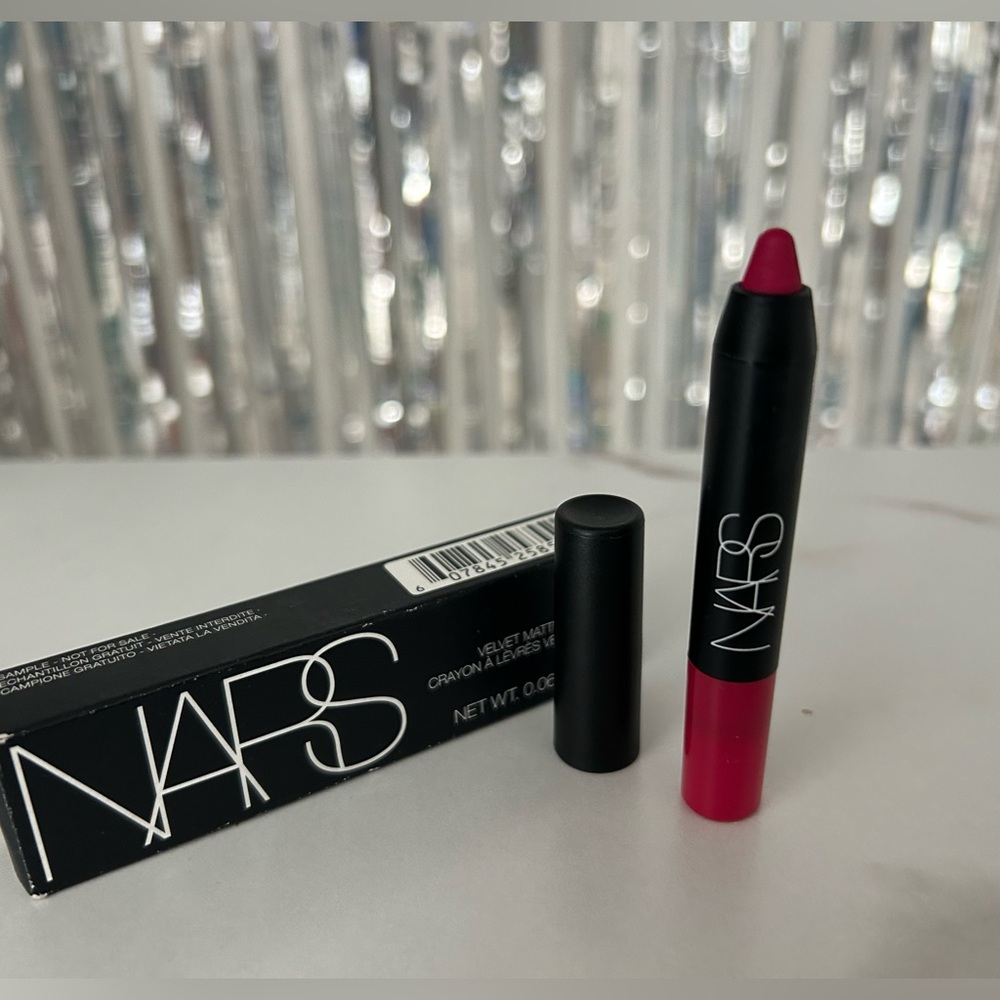 BRAND NEW NARS SEPHORA
COLOR: Letβs Go Crazy 5855